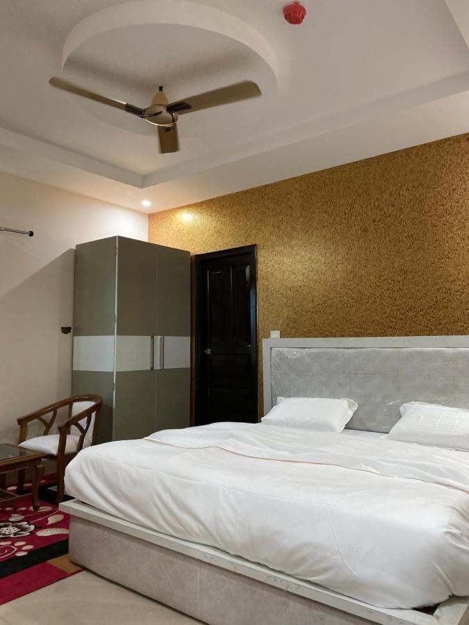S.R Plaza Hotel Khurja Luaran gambar