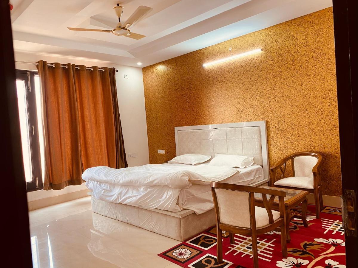 S.R Plaza Hotel Khurja Luaran gambar